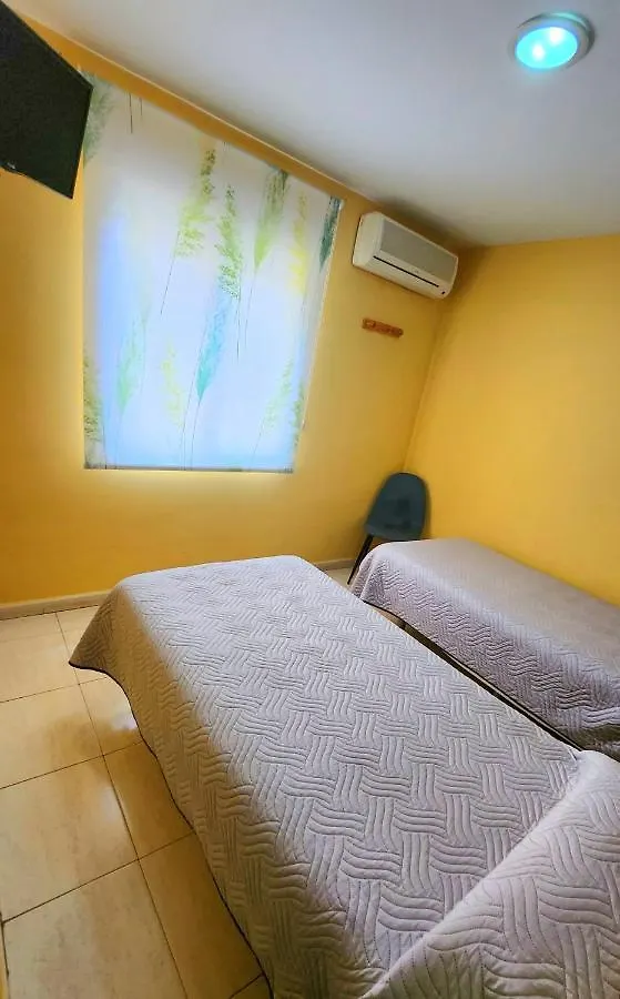 Hostal La Estacion Benajarafe Guest house