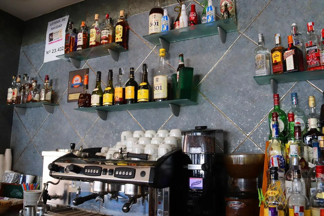 Hostal La Estacion Benajarafe