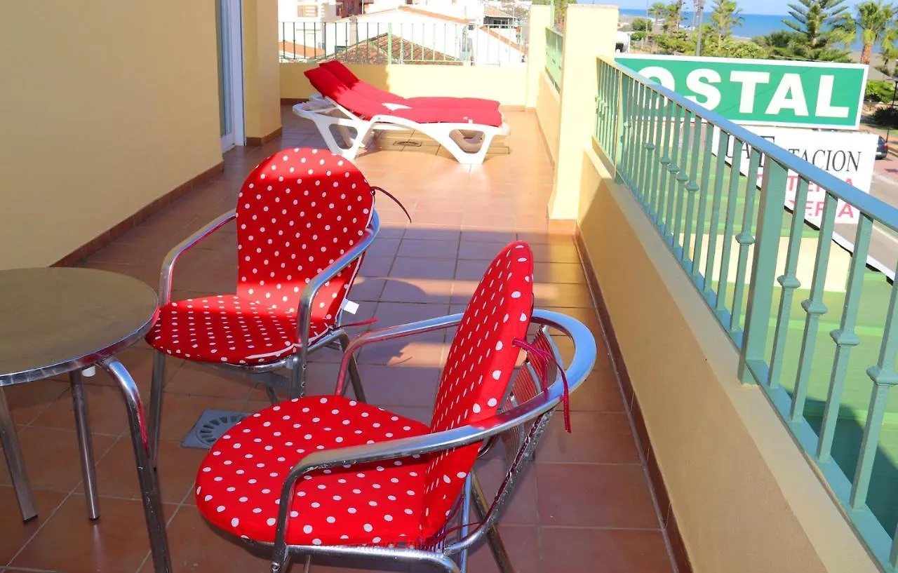 Hostal La Estacion Benajarafe Guest house